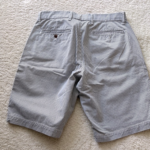 Gap Flex Flat Front Shorts - Picture 2 of 6